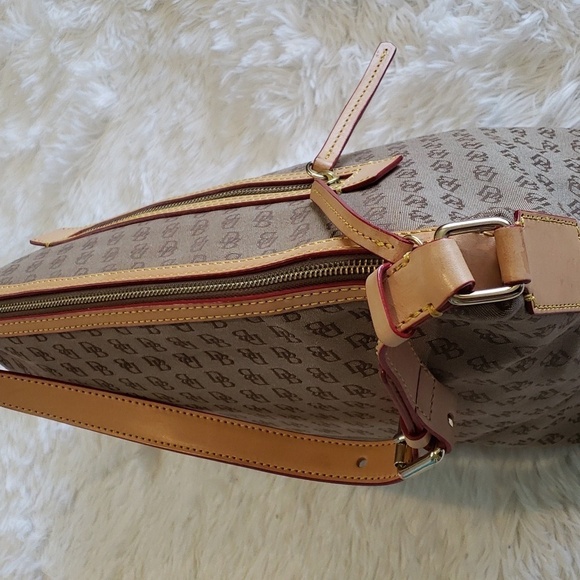 Dooney & Bourke Shoulder Bag K8354400 - Picture 5 of 14